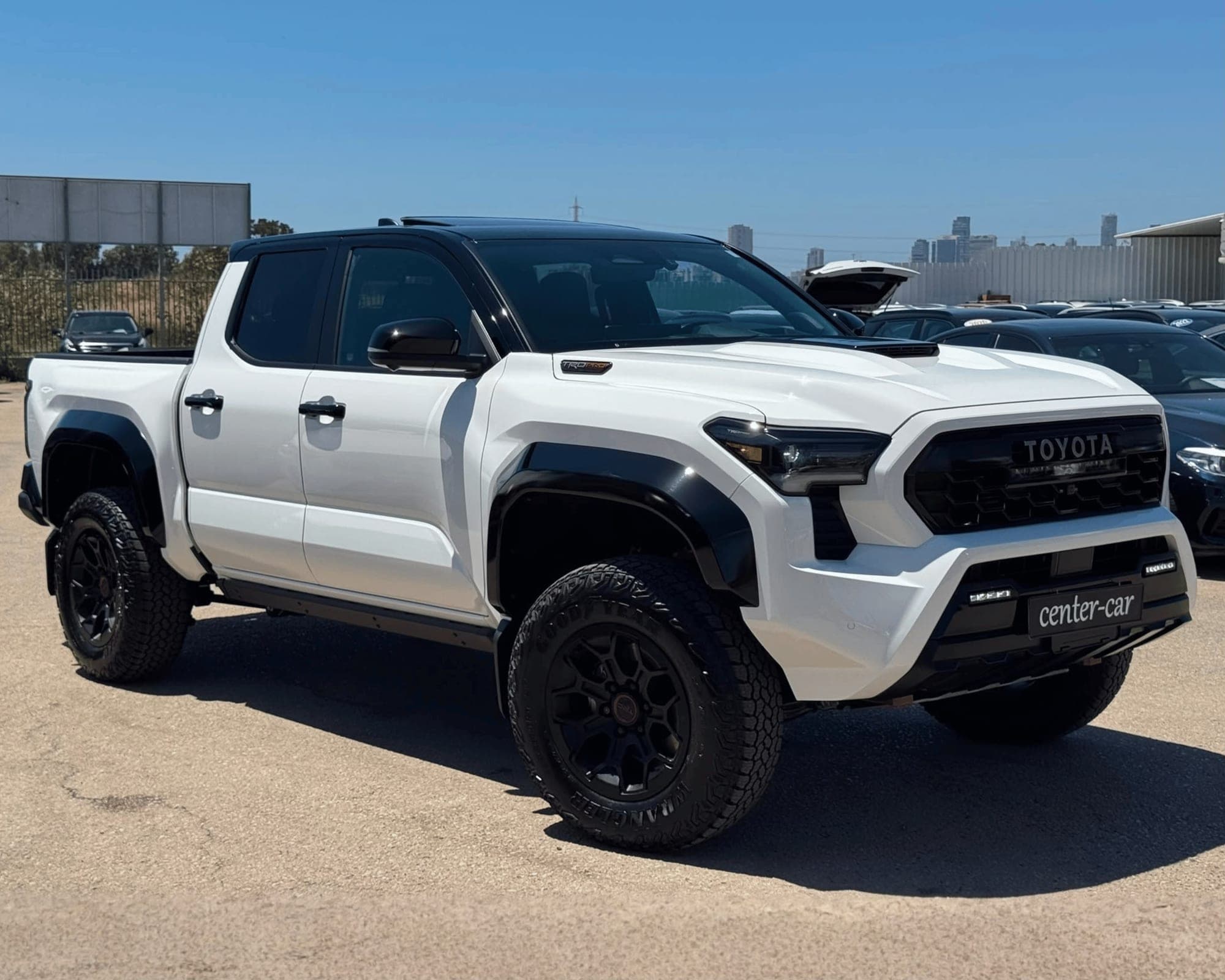 טויוטה TACOMA